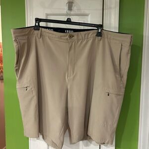 IZOD Men's Beige Cargo Shorts